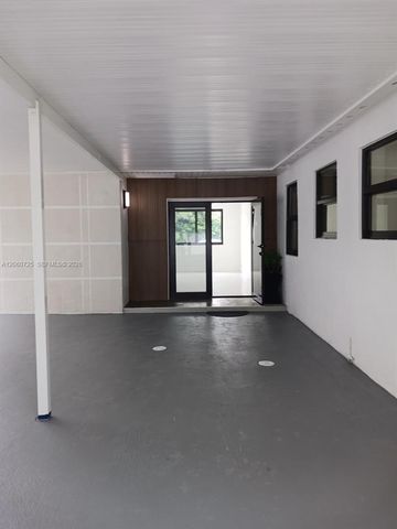 1480 NE 157th St, North Miami Beach, FL 33162