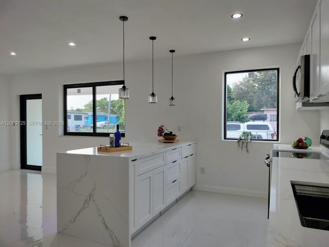1480 NE 157th St, North Miami Beach, FL 33162