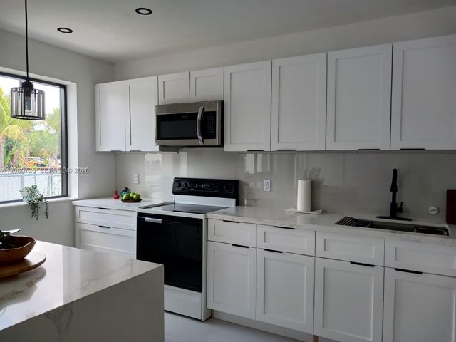 1480 NE 157th St, North Miami Beach, FL 33162
