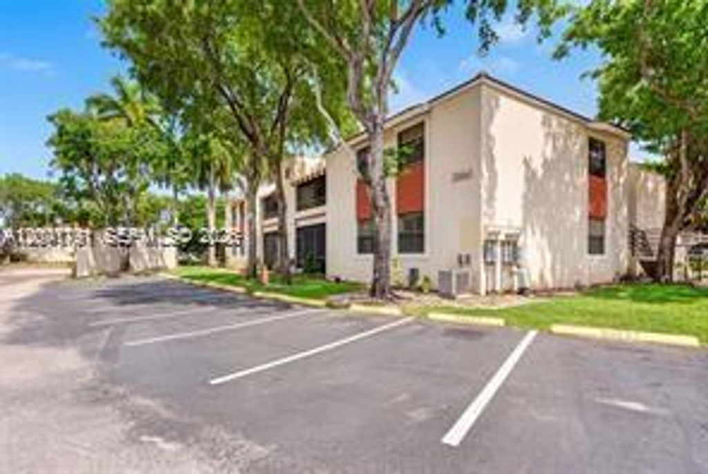20330 NE 3rd Court 9, Miami, FL 33179