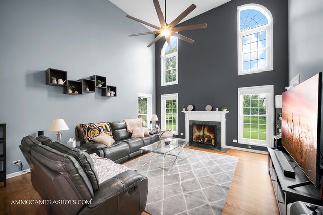 4 Dryden Court, Algonquin, IL 60102