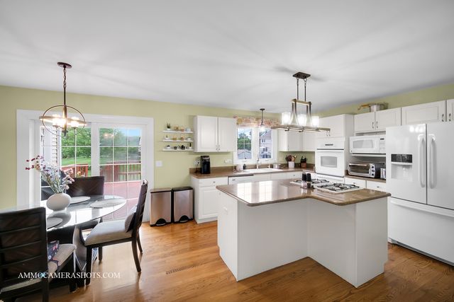 4 Dryden Court, Algonquin, IL 60102