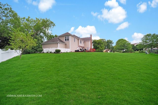 4 Dryden Court, Algonquin, IL 60102