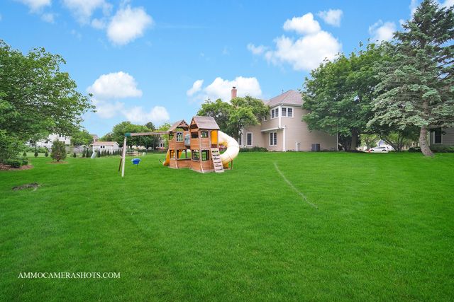 4 Dryden Court, Algonquin, IL 60102