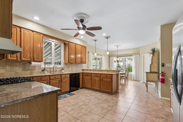 2381 Apple Ridge Circle, Manasquan, NJ 08736