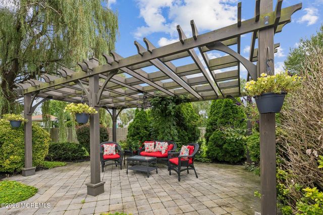2381 Apple Ridge Circle, Manasquan, NJ 08736