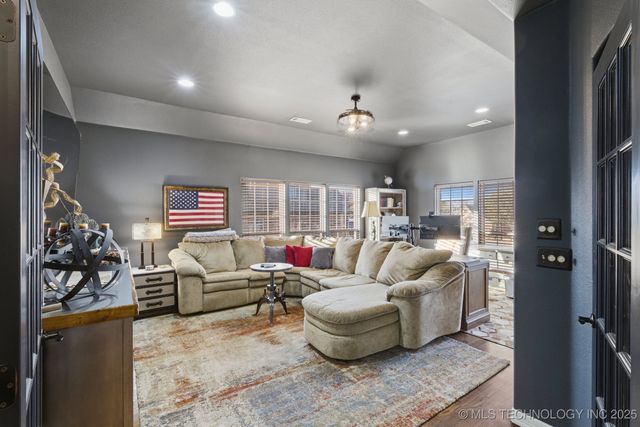 12574 Kathy Lane, Glenpool, OK 74033