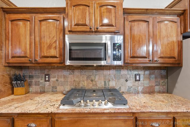 12574 Kathy Lane, Glenpool, OK 74033