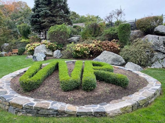 51 Winding Ridge Road, White Plains, NY 10603