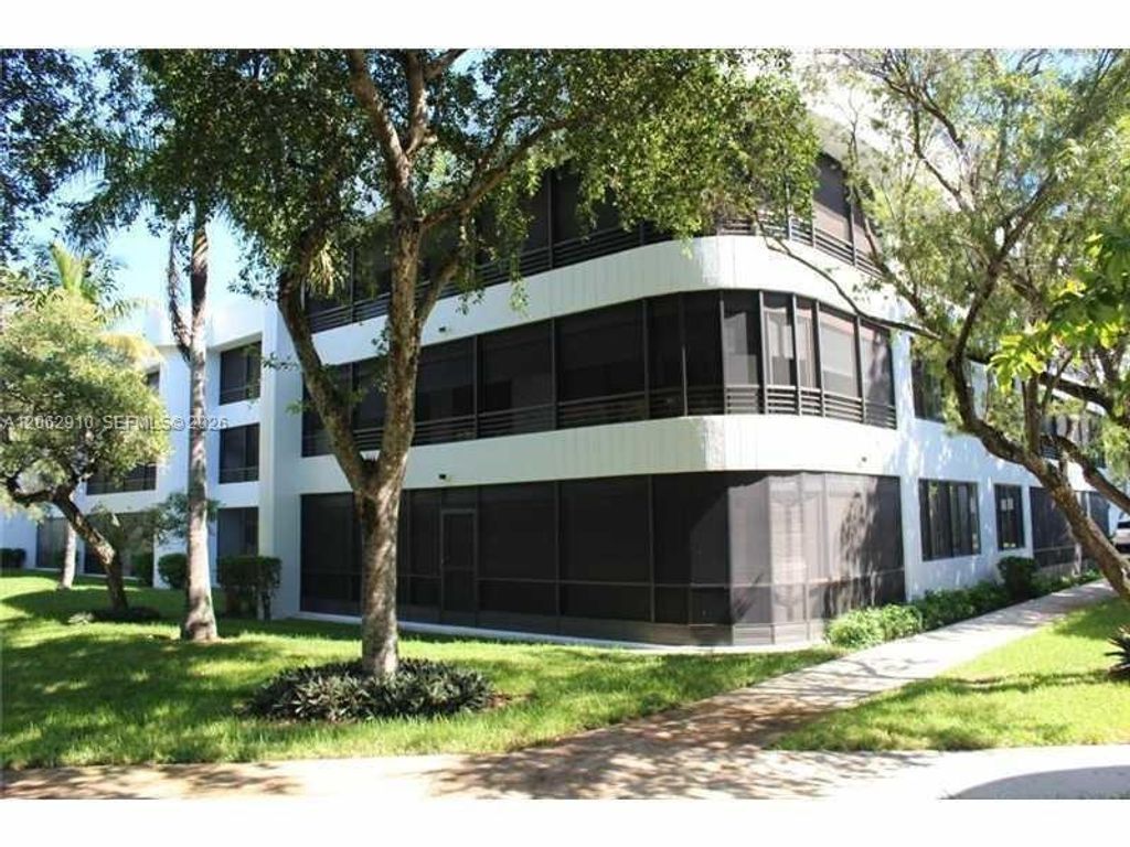 1440 Sheridan Street 5F, Hollywood, FL 33020
