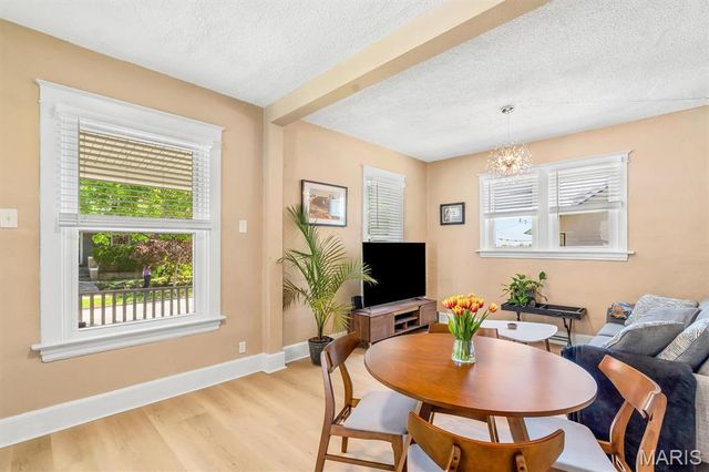 2623 Margarette Avenue, Maplewood, MO 63143