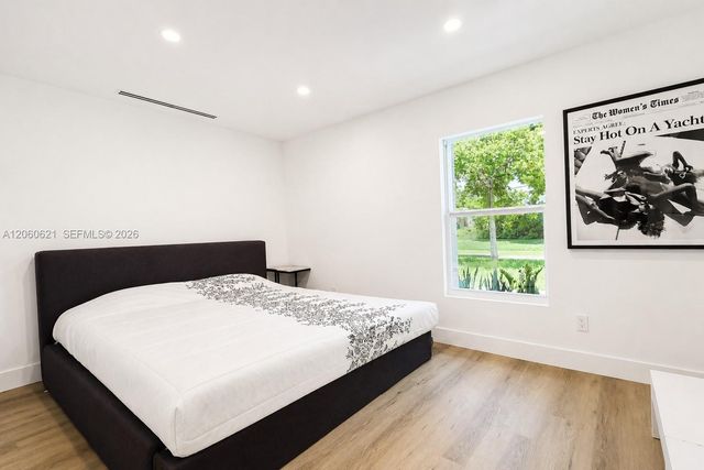 2416 NE 19th Terrace, Wilton Manors, FL 33305