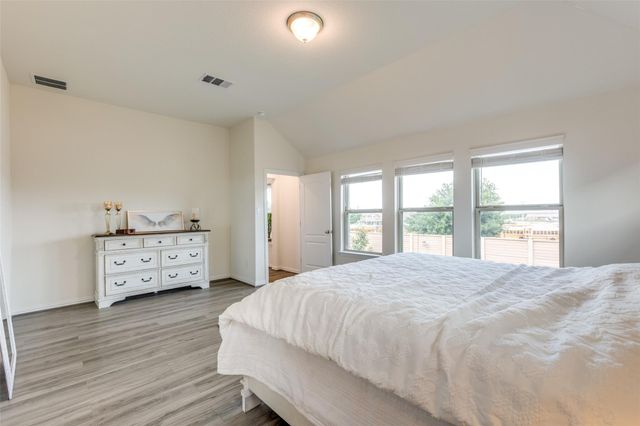 2212 McClendon TRL, Leander, TX 78641