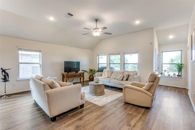 2212 McClendon TRL, Leander, TX 78641
