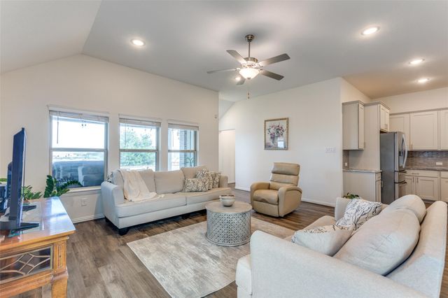 2212 McClendon TRL, Leander, TX 78641