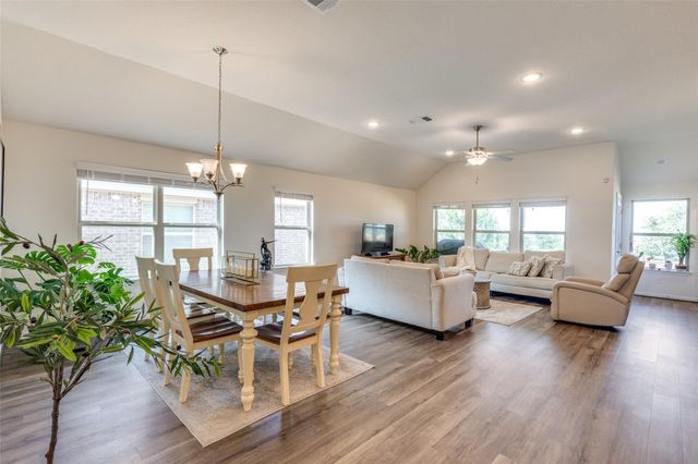 2212 McClendon TRL, Leander, TX 78641