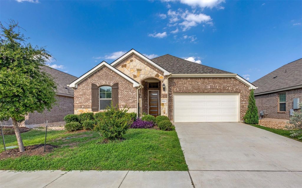 2212 McClendon TRL, Leander, TX 78641