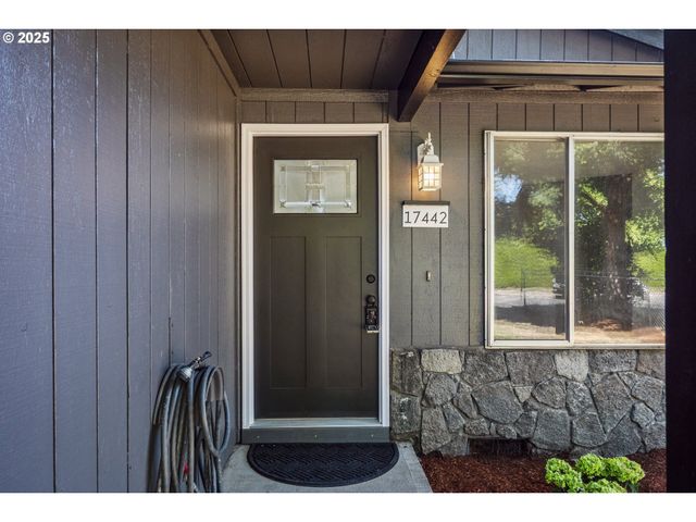 17442 Se WASHINGTON Ct, Portland, OR 97233