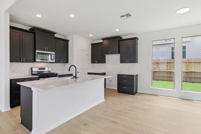 1816 Halas ST, Manchaca, TX 78652