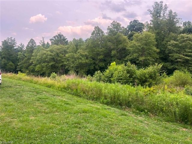 1085 Oak Forest Road, Tobaccoville, NC 27050