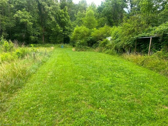 1085 Oak Forest Road, Tobaccoville, NC 27050