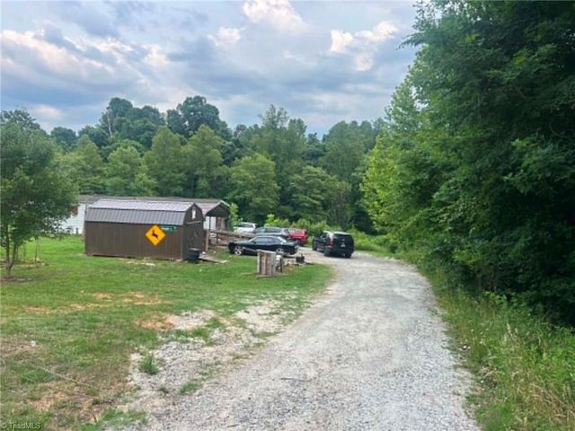 1085 Oak Forest Road, Tobaccoville, NC 27050