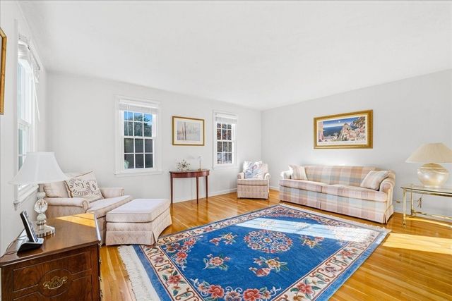 33 First Parish Ln, Hanover, MA 02339