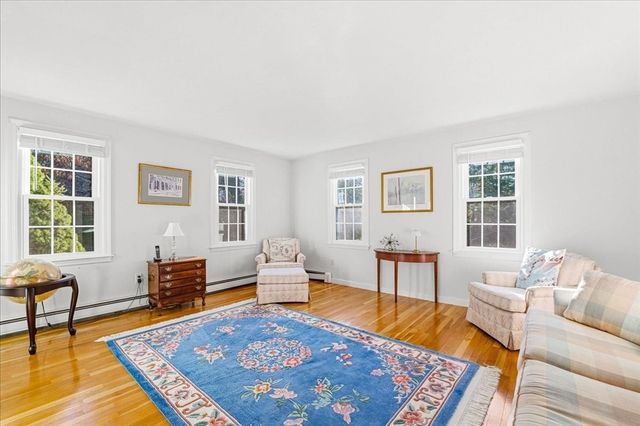 33 First Parish Ln, Hanover, MA 02339