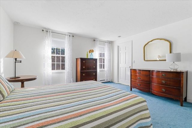 33 First Parish Ln, Hanover, MA 02339