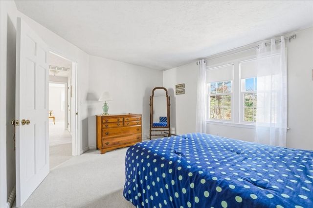 33 First Parish Ln, Hanover, MA 02339