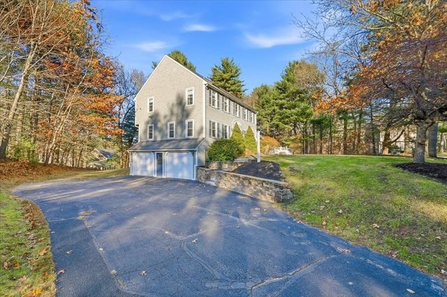 33 First Parish Ln, Hanover, MA 02339