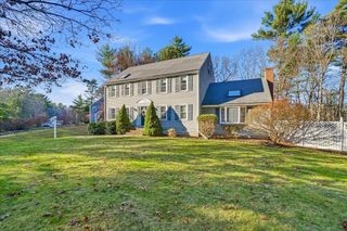 33 First Parish Ln, Hanover, MA 02339