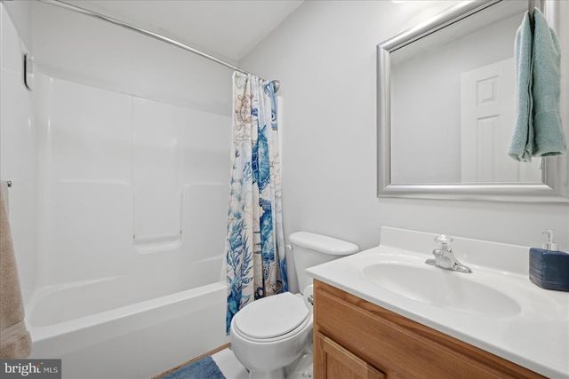 163 CLIFFSIDE RD, Linden, VA 22642