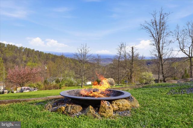 163 CLIFFSIDE RD, Linden, VA 22642