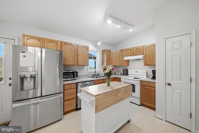 163 CLIFFSIDE RD, Linden, VA 22642
