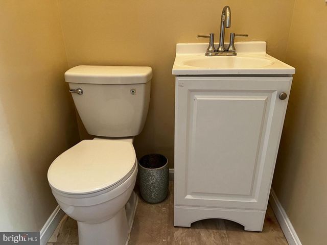 8354 JOVIN CIR, Springfield, VA 22153