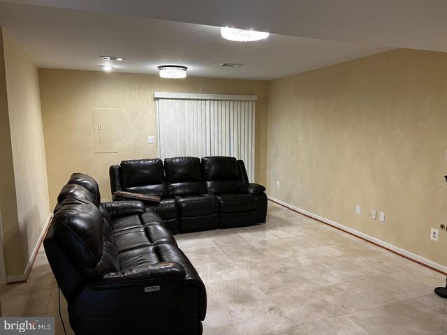 8354 JOVIN CIR, Springfield, VA 22153