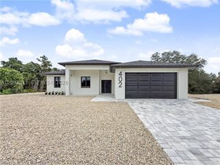 402 Thompson Ave, Lehigh Acres, FL 33972
