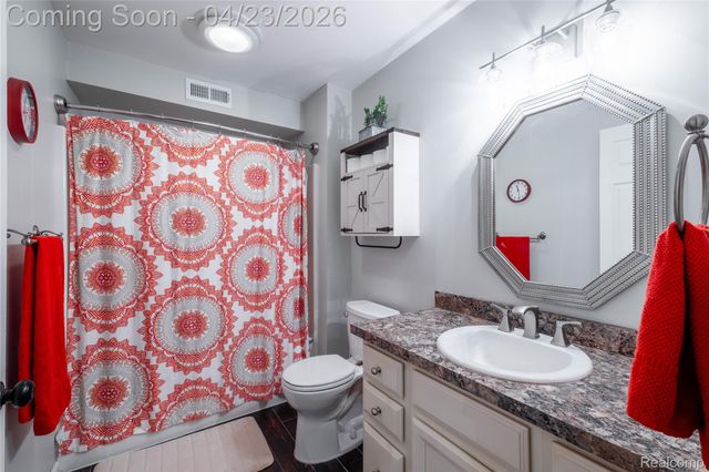 1221 Curzon Court 203, Howell, MI 48843