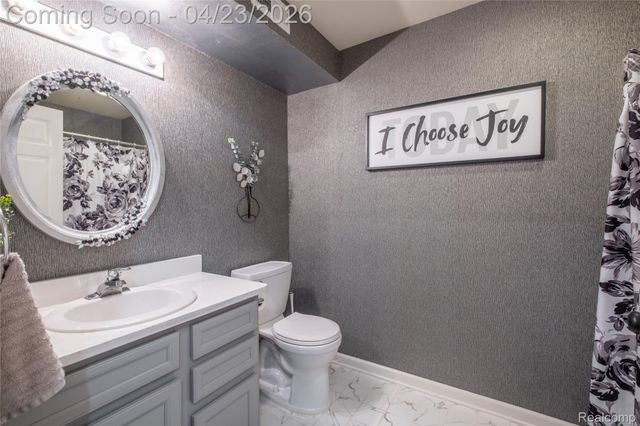 1221 Curzon Court 203, Howell, MI 48843