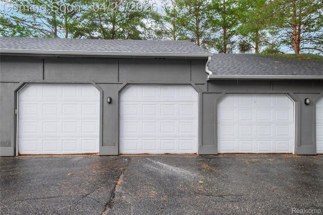 1221 Curzon Court 203, Howell, MI 48843