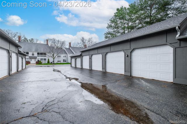 1221 Curzon Court 203, Howell, MI 48843