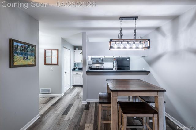 1221 Curzon Court 203, Howell, MI 48843