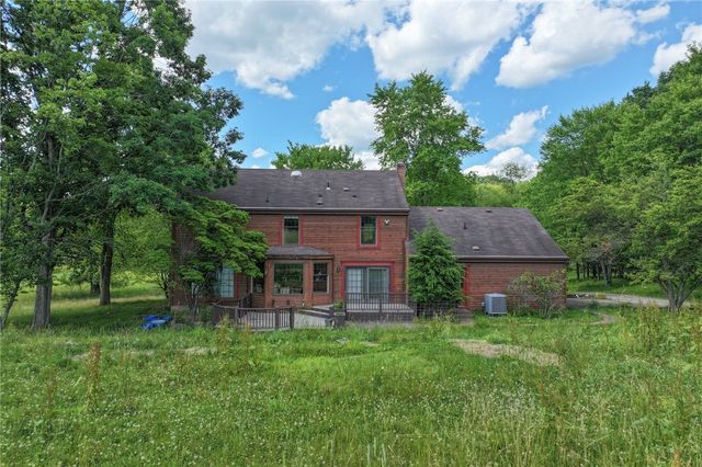 1125 Woodland Rd, Marshall, PA 15005
