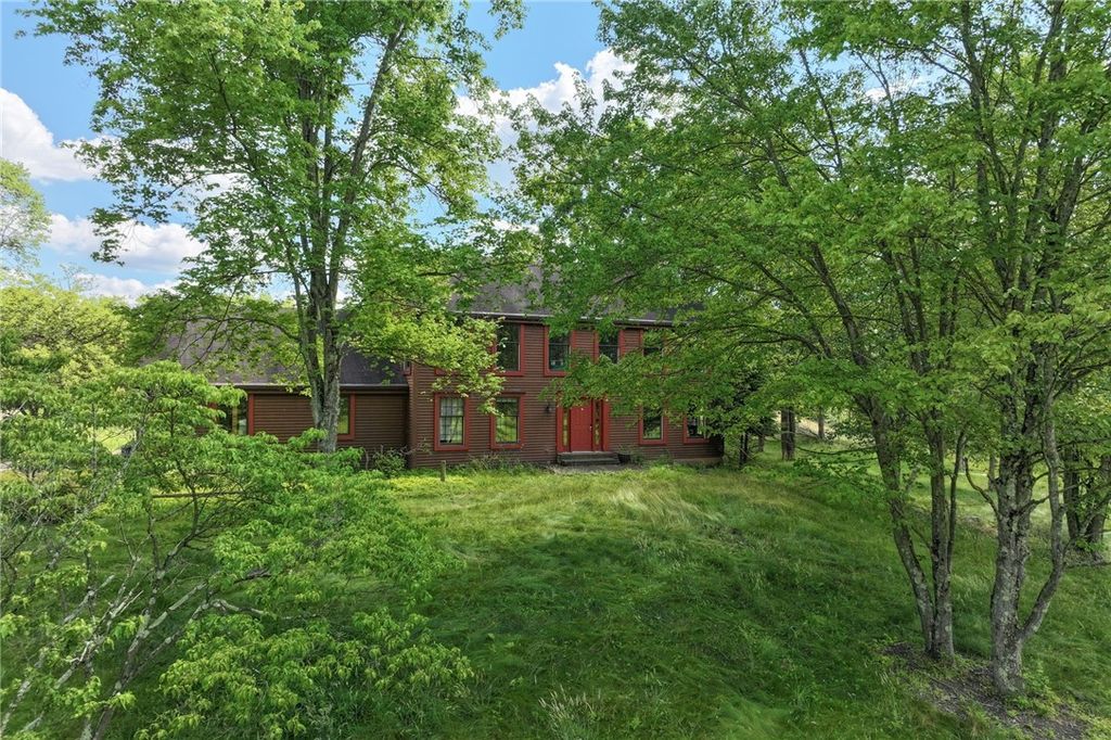 1125 Woodland Rd, Marshall, PA 15005