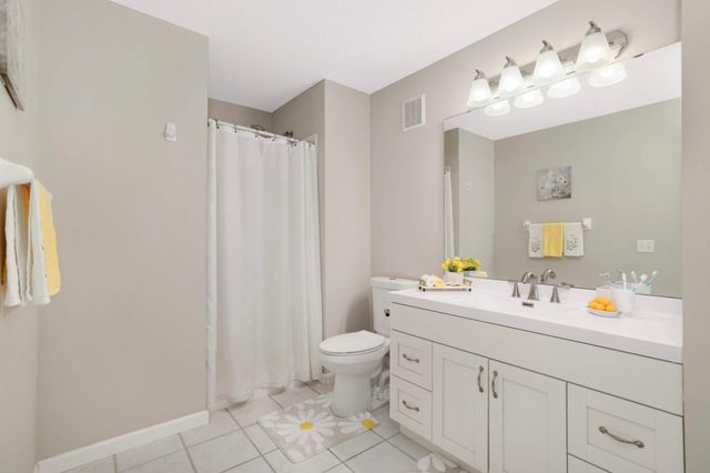 3424 Eagan Oaks Court, Eagan, MN 55123