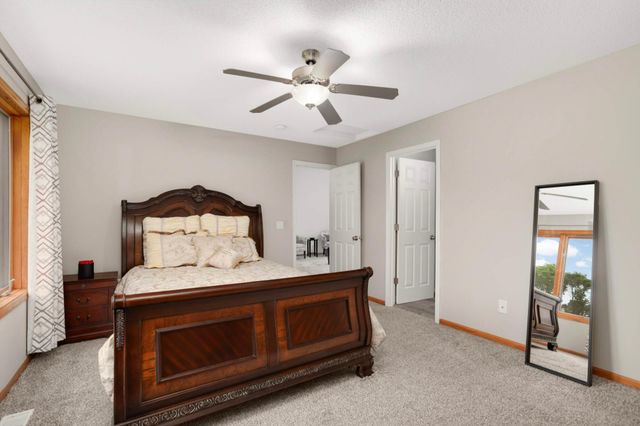 3424 Eagan Oaks Court, Eagan, MN 55123