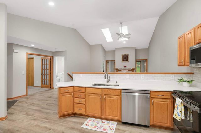 3424 Eagan Oaks Court, Eagan, MN 55123