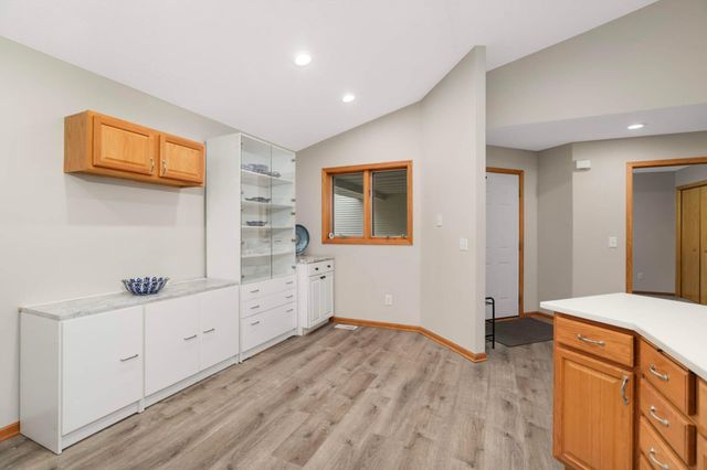 3424 Eagan Oaks Court, Eagan, MN 55123