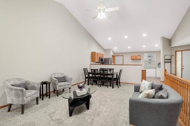 3424 Eagan Oaks Court, Eagan, MN 55123